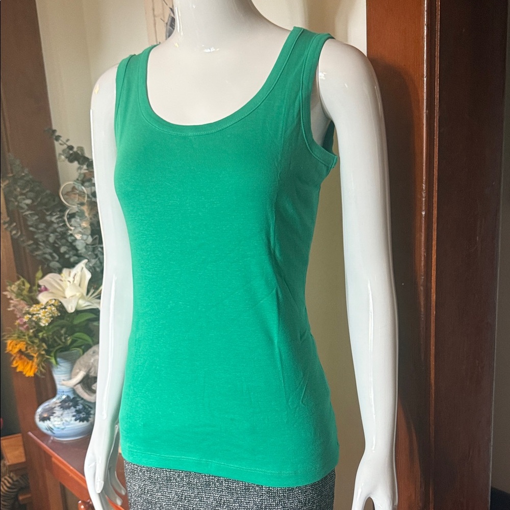 NWT northern reflections size small cotton Women's Green Tank Top